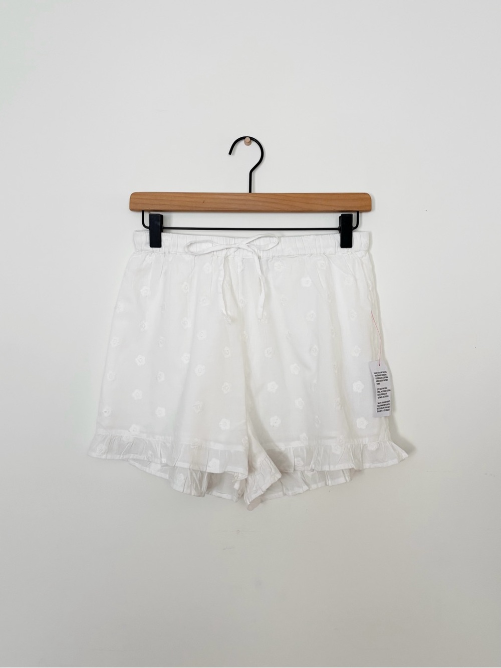 Miss Selfridge ASOS Embroidered Cotton Ruffle-trim Shorts in White Size 4